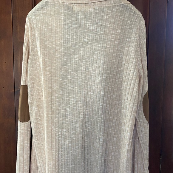 Cream ribbed wrap with patches elbows - Picture 4 of 4